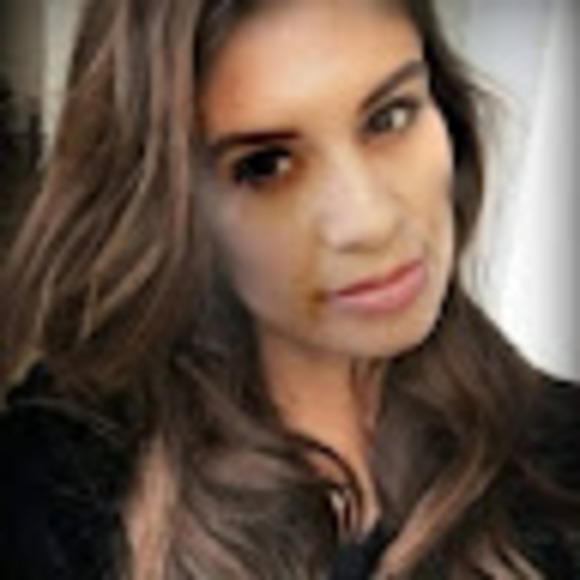 Meet your Posher, Yvonne - Picture 1 of 1